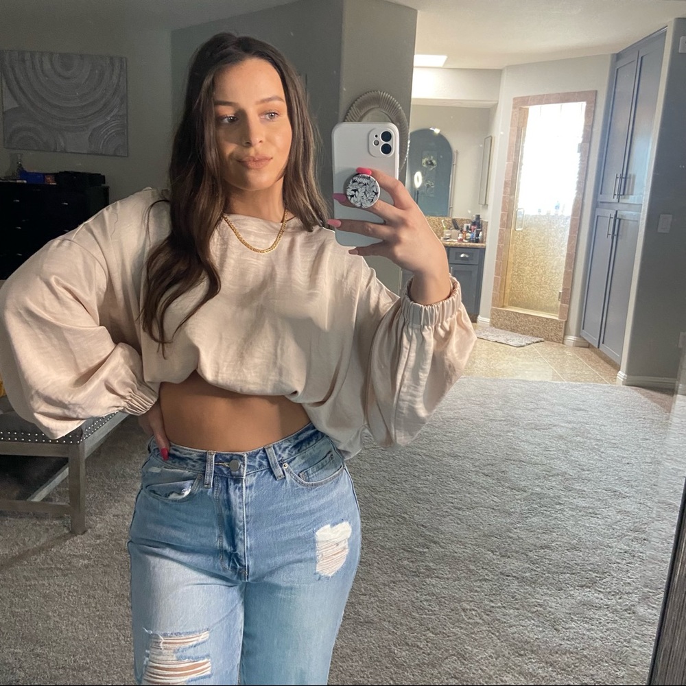 SOLD Silk top $25 very well made 🤍👜 Bag for sale in another listing ✨🤎